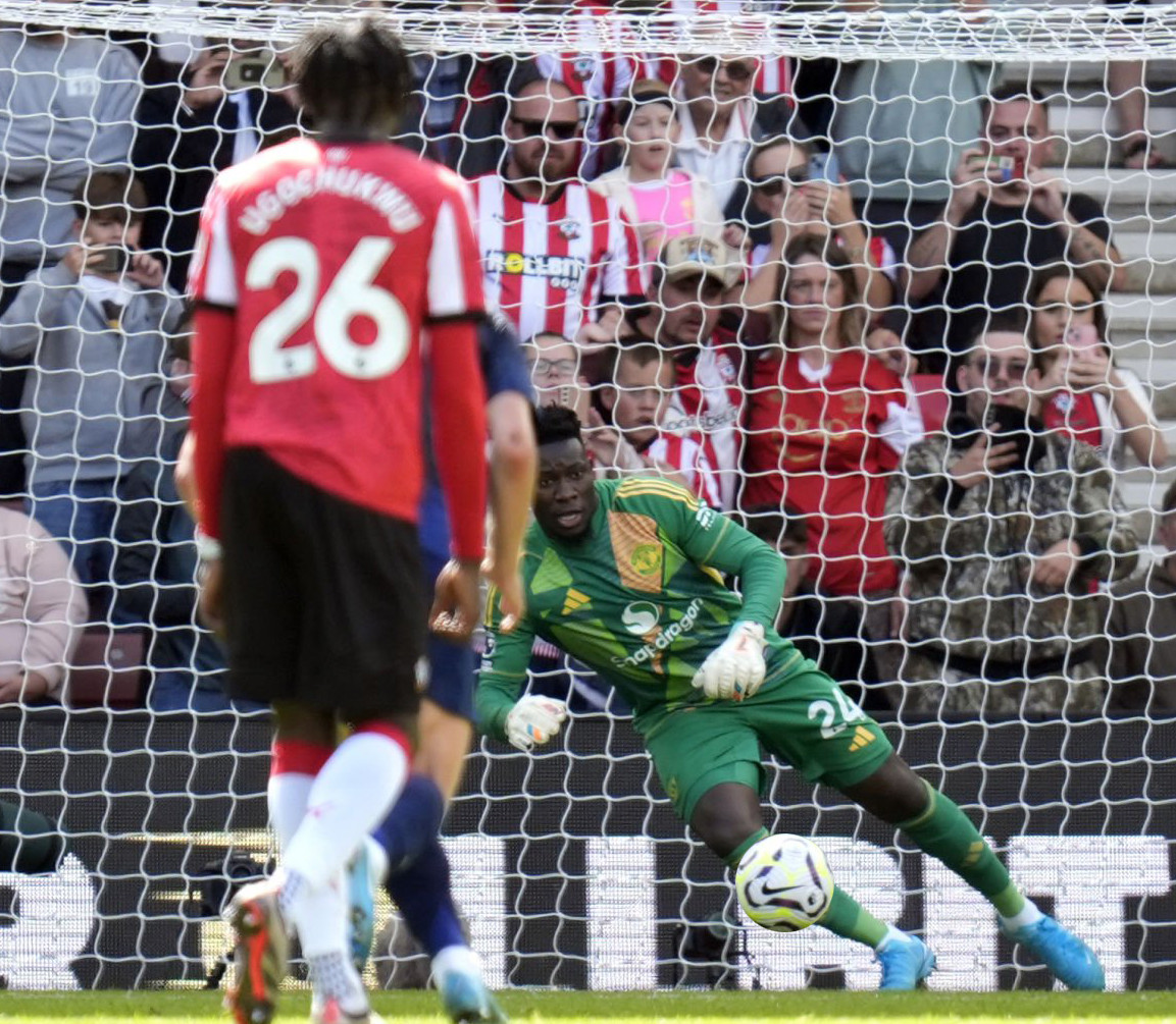 MU đánh bại Southampton 3-0 trên sân khách ảnh 10