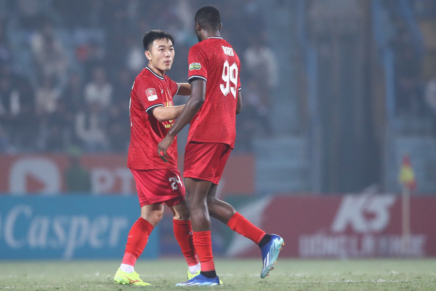 Quang Hải tỏa sáng phút bù giờ, CAHN thoát thua trên sân nhà ảnh 20 Quang Hải tỏa sáng phút bù giờ, CAHN thoát thua trên sân nhà ảnh 20