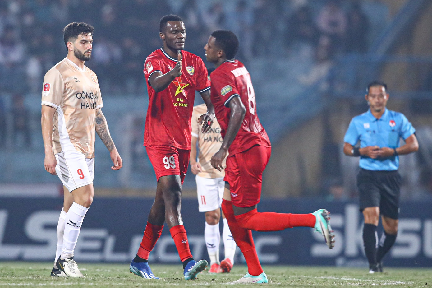 Quang Hải tỏa sáng phút bù giờ, CAHN thoát thua trên sân nhà ảnh 21 Quang Hải tỏa sáng phút bù giờ, CAHN thoát thua trên sân nhà ảnh 21