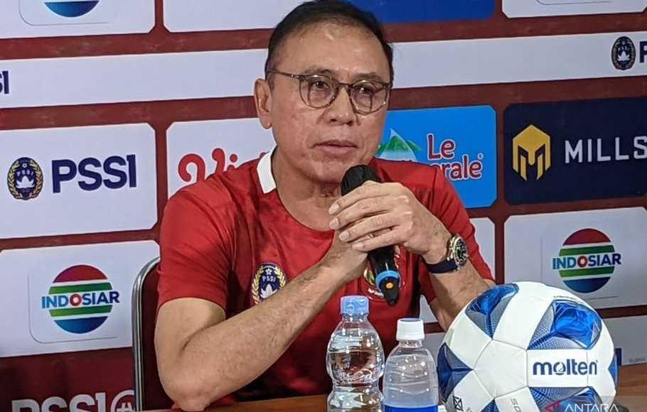 Chủ tịch PSSI, ông Iriawan đã lên án CĐV nhà Chủ tịch PSSI, ông Iriawan đã lên án CĐV nhà
