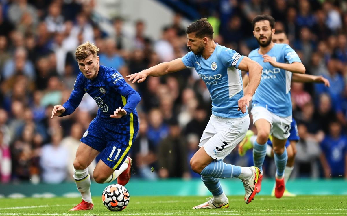 Chelsea đang kém Man City tới 10 điểm Chelsea đang kém Man City tới 10 điểm