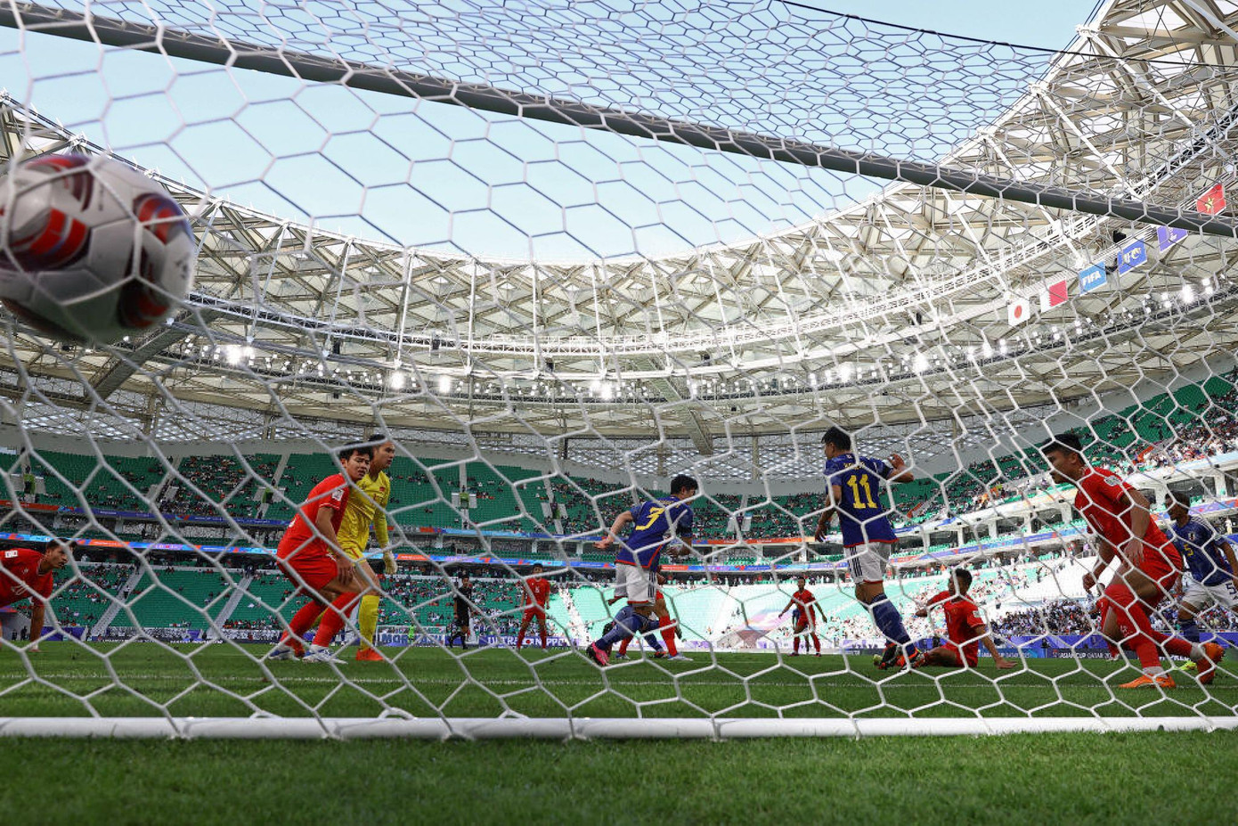 Việt Nam nhận 8 bàn thua cả giải