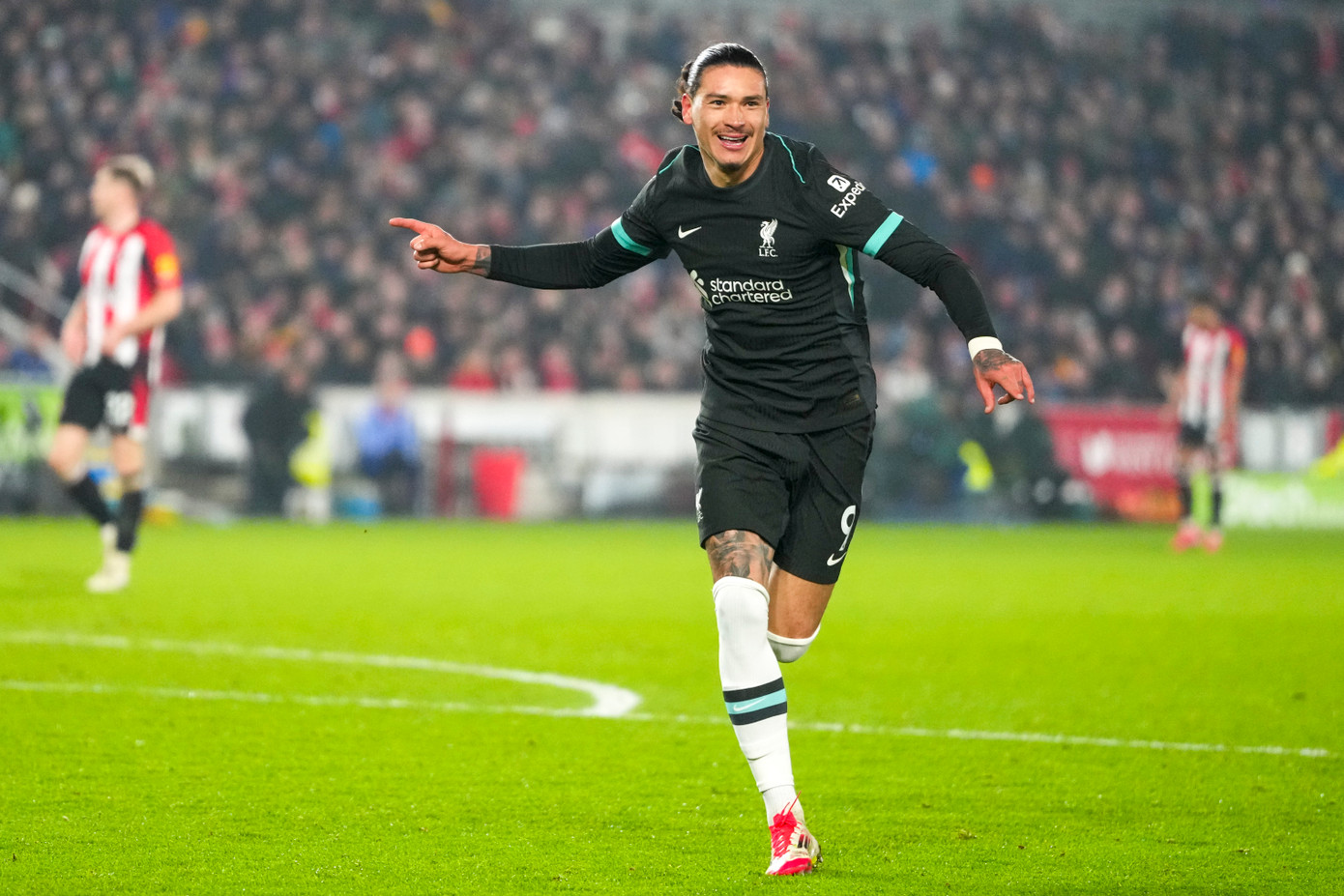 Lập cú đúp phút bù giờ, Nunez giúp Liverpool vượt ải Brentford ảnh 19 Lập cú đúp phút bù giờ, Nunez giúp Liverpool vượt ải Brentford ảnh 19