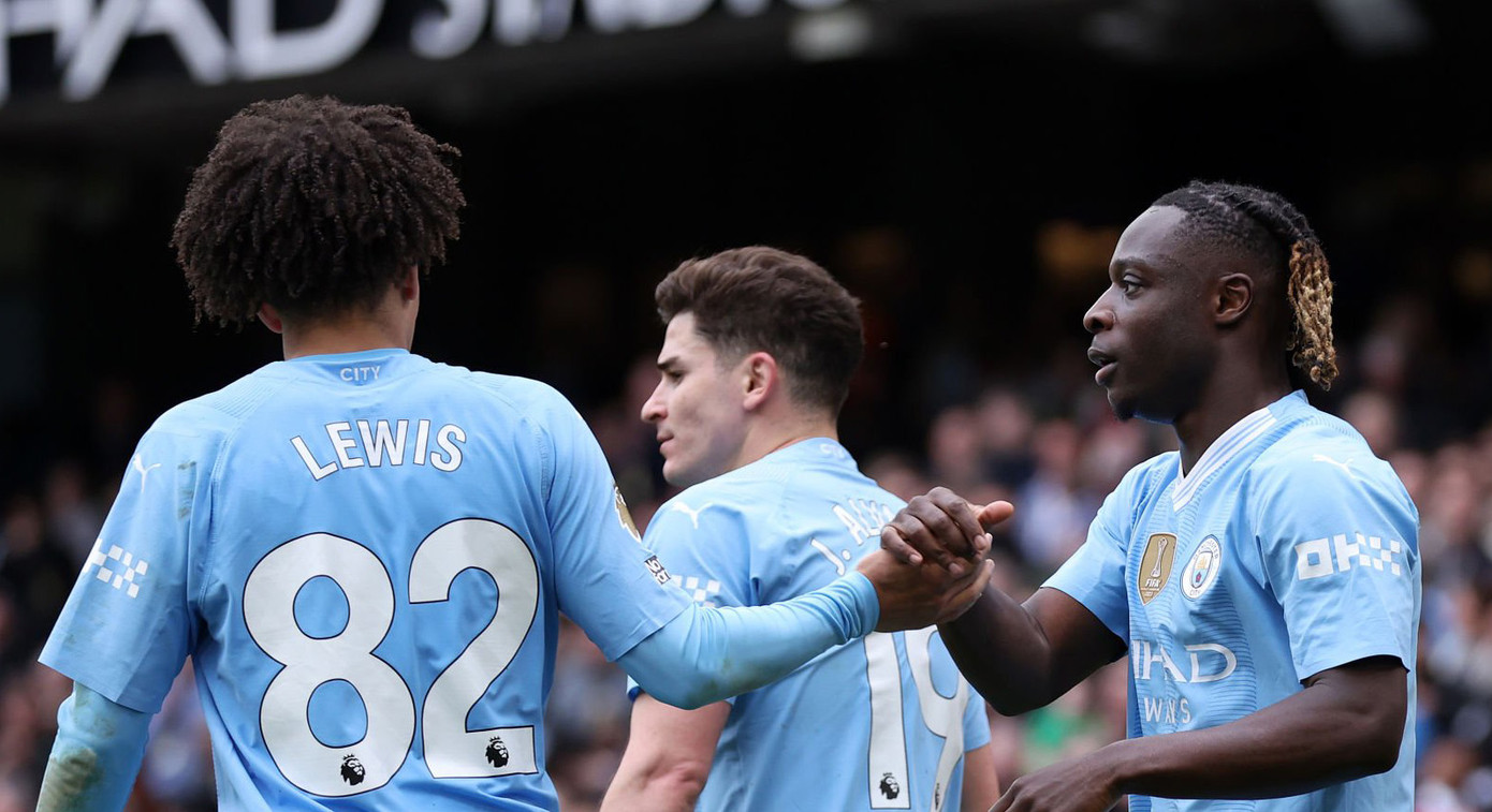 Đại thắng Luton, Manchester City chiếm ngôi đầu giải Ngoại hạng ảnh 21