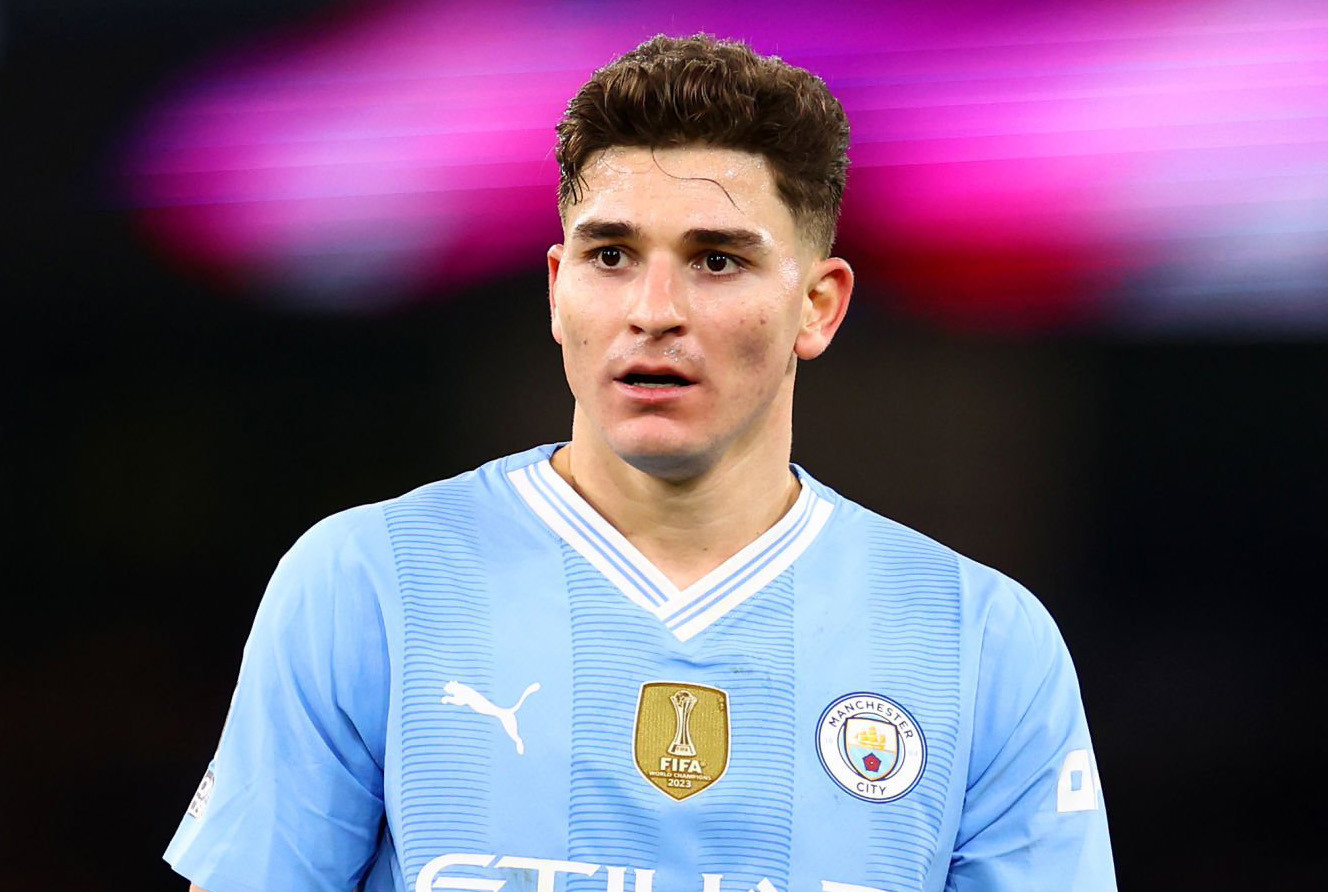 Đại thắng Luton, Manchester City chiếm ngôi đầu giải Ngoại hạng ảnh 16