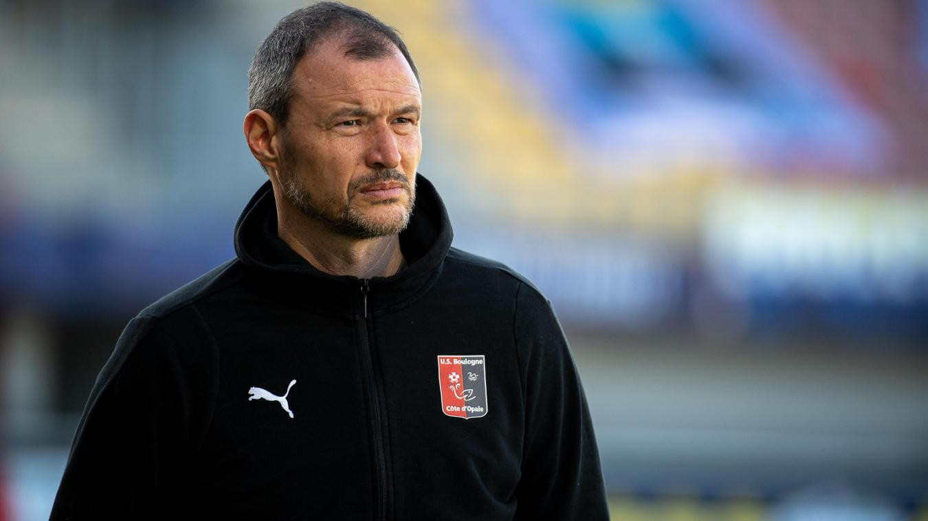 HLV Guyot muốn các học trò phải cảnh giác tối đa trước Pau FC HLV Guyot muốn các học trò phải cảnh giác tối đa trước Pau FC