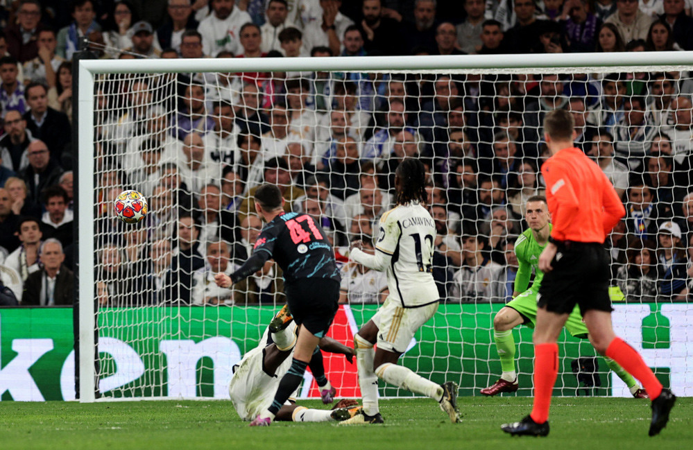 Foden tung cú đá căng và hiểm ghi bàn cho Man City