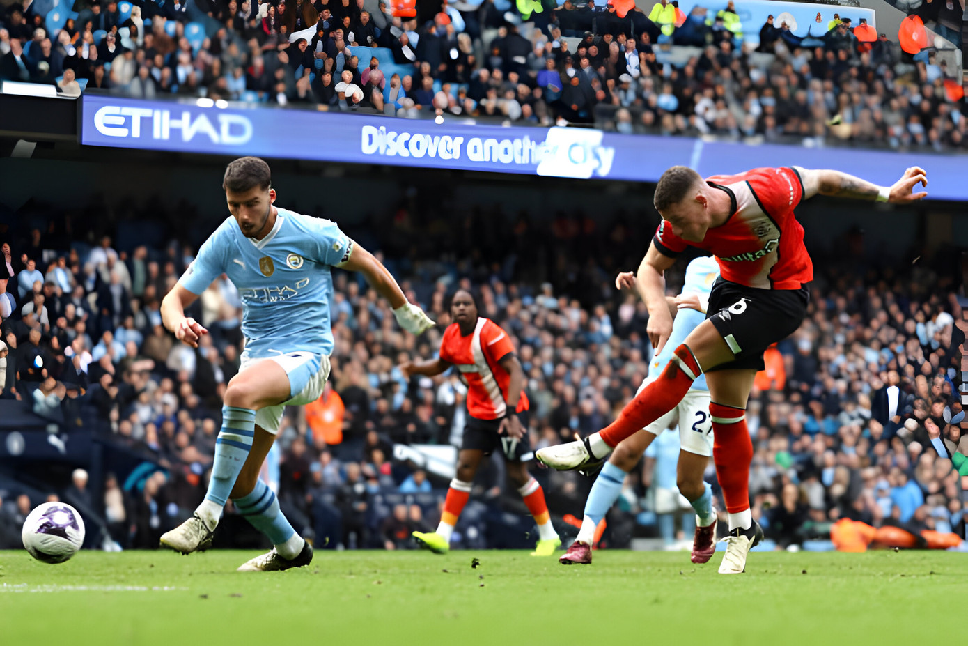 Đại thắng Luton, Manchester City chiếm ngôi đầu giải Ngoại hạng ảnh 20