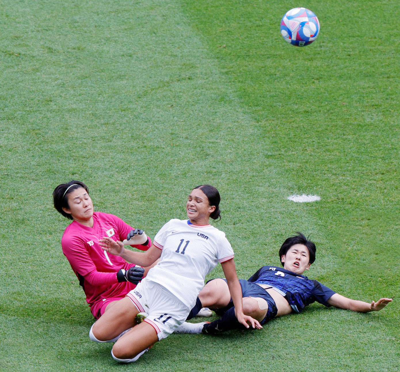Tuyển nữ Mỹ giành vé vào bán kết bóng đá nữ Olympic Paris 2024 sau 120 phút ảnh 12