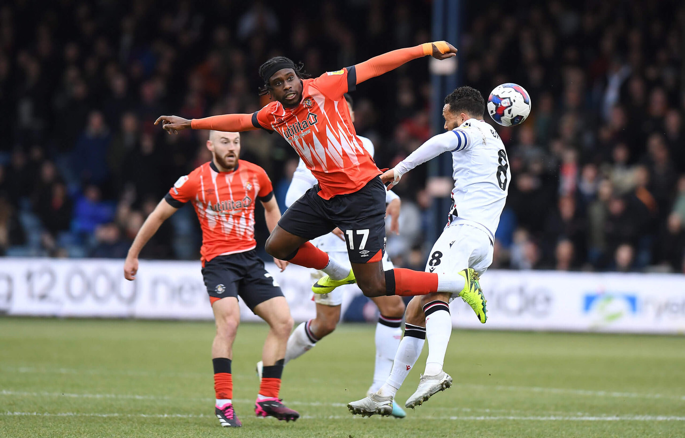 Pelly Ruddock Mpanzu (17) luôn giữ vai trò quan trọng tại Luton