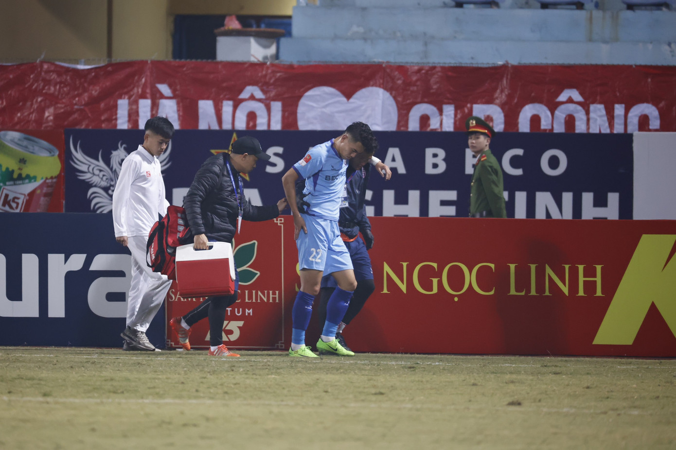 Quang Hải ghi bàn, GĐKT Trần Tiến Đại nhận thẻ đỏ trong ngày CAHN đại thắng Bình Dương ảnh 29