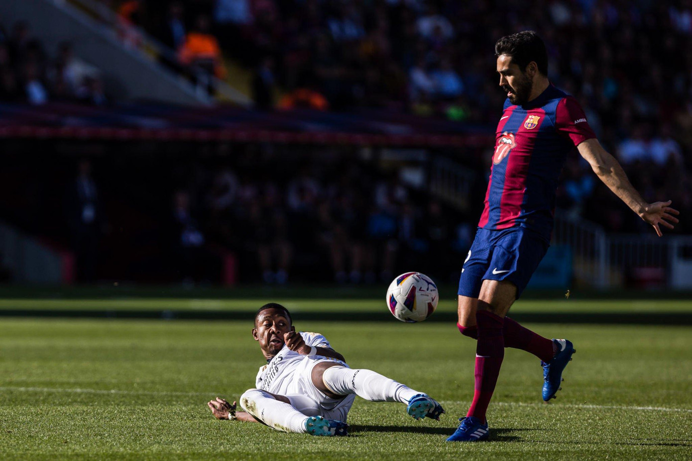 Bellingham lập cú đúp, Real ngược dòng hạ Barca 2-1 ảnh 18 Bellingham lập cú đúp, Real ngược dòng hạ Barca 2-1 ảnh 18