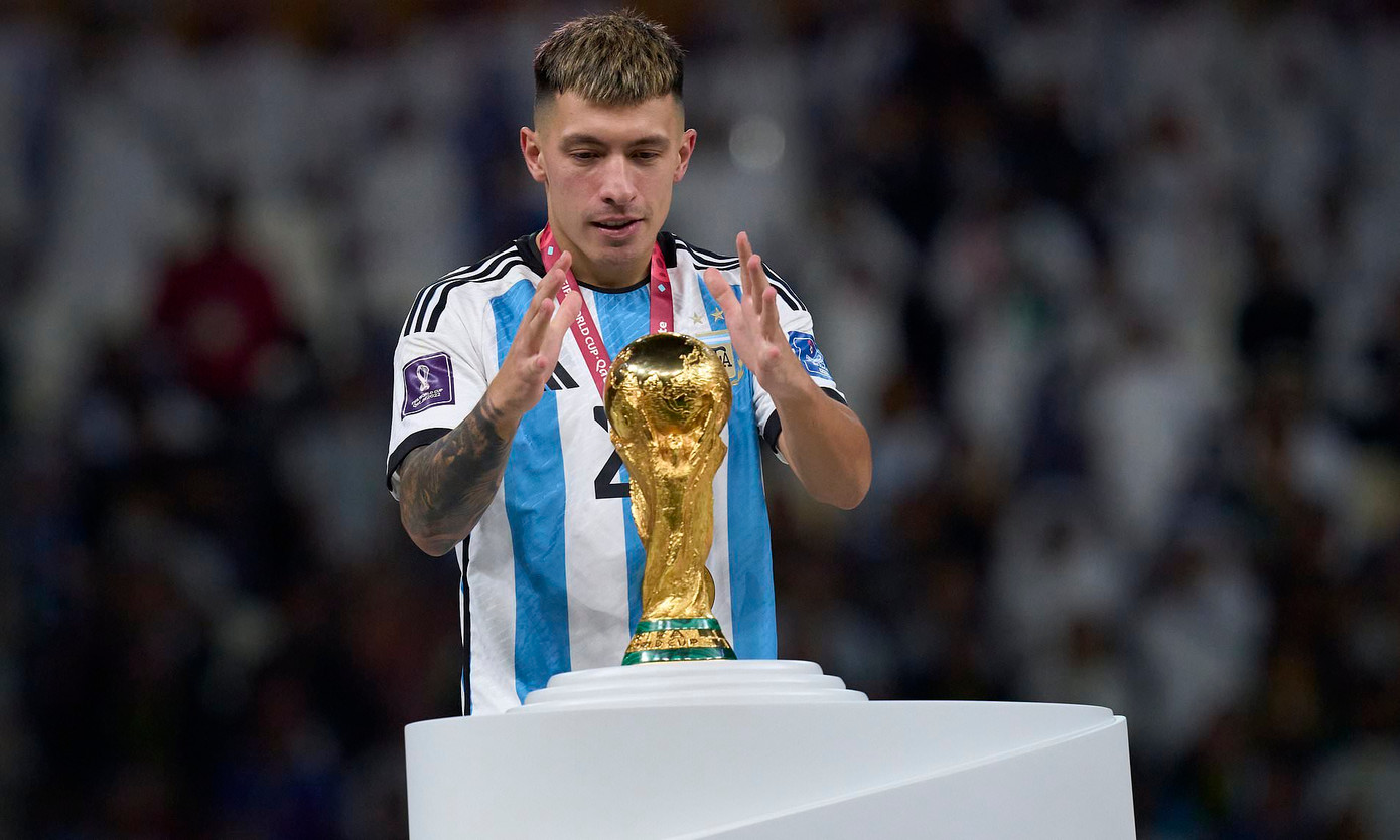 Martinez vô địch World Cup ở lần đầu tiên tham dự