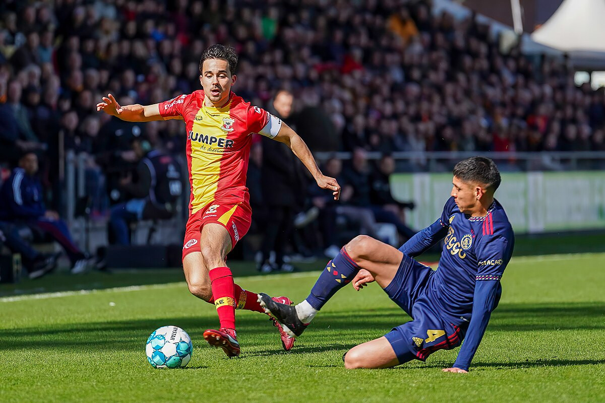 Mats Deijl đang thi đấu tại Hà Lan Mats Deijl đang thi đấu tại Hà Lan