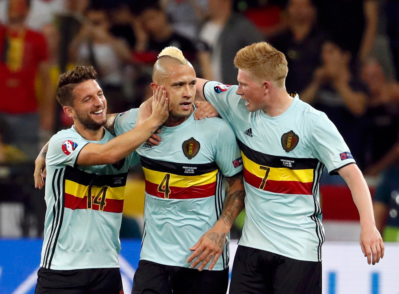 Nainggolan (giữa) từng nhiều năm khoác áo ĐT Bỉ