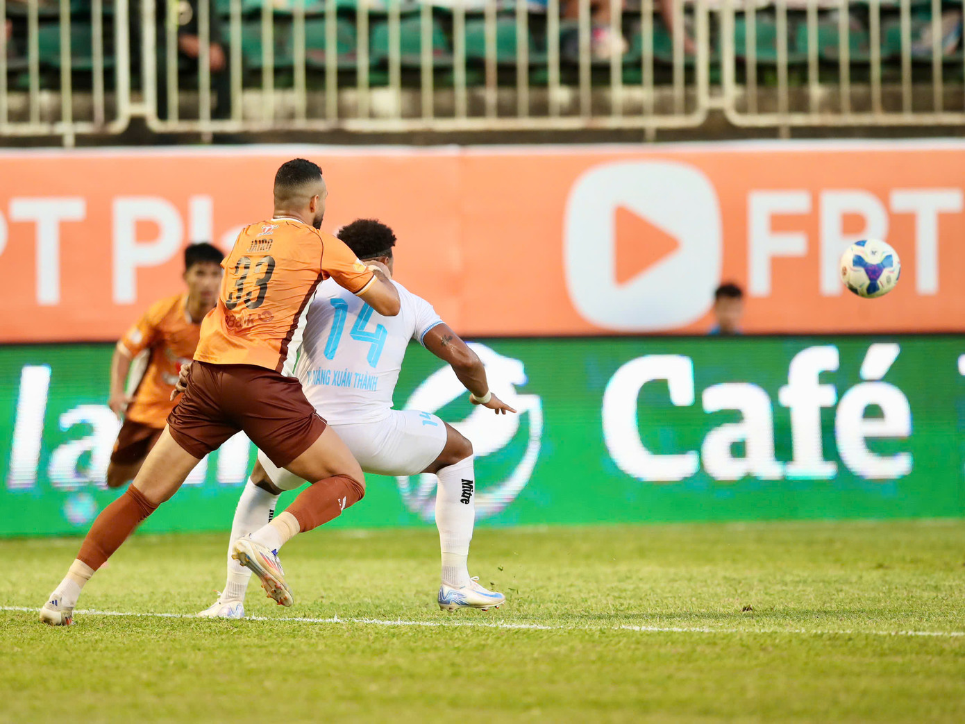 Xuân Son im tiếng, Nam Định chia điểm với HAGL ảnh 8 Xuân Son im tiếng, Nam Định chia điểm với HAGL ảnh 8