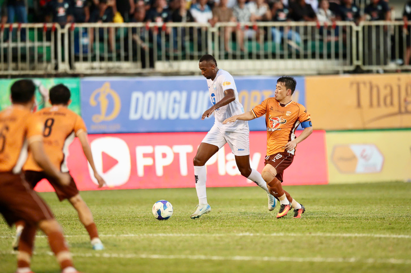 Xuân Son im tiếng, Nam Định chia điểm với HAGL ảnh 11 Xuân Son im tiếng, Nam Định chia điểm với HAGL ảnh 11