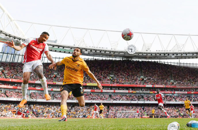 Jesus đánh đầu ghi bàn nâng tỷ số lên 4-0
