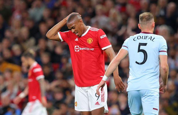 Martial mới có 1 bàn ở mùa giải này Martial mới có 1 bàn ở mùa giải này