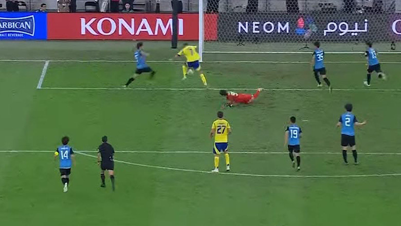 Pha sút hụt khó tin của Ronaldo Pha sút hụt khó tin của Ronaldo