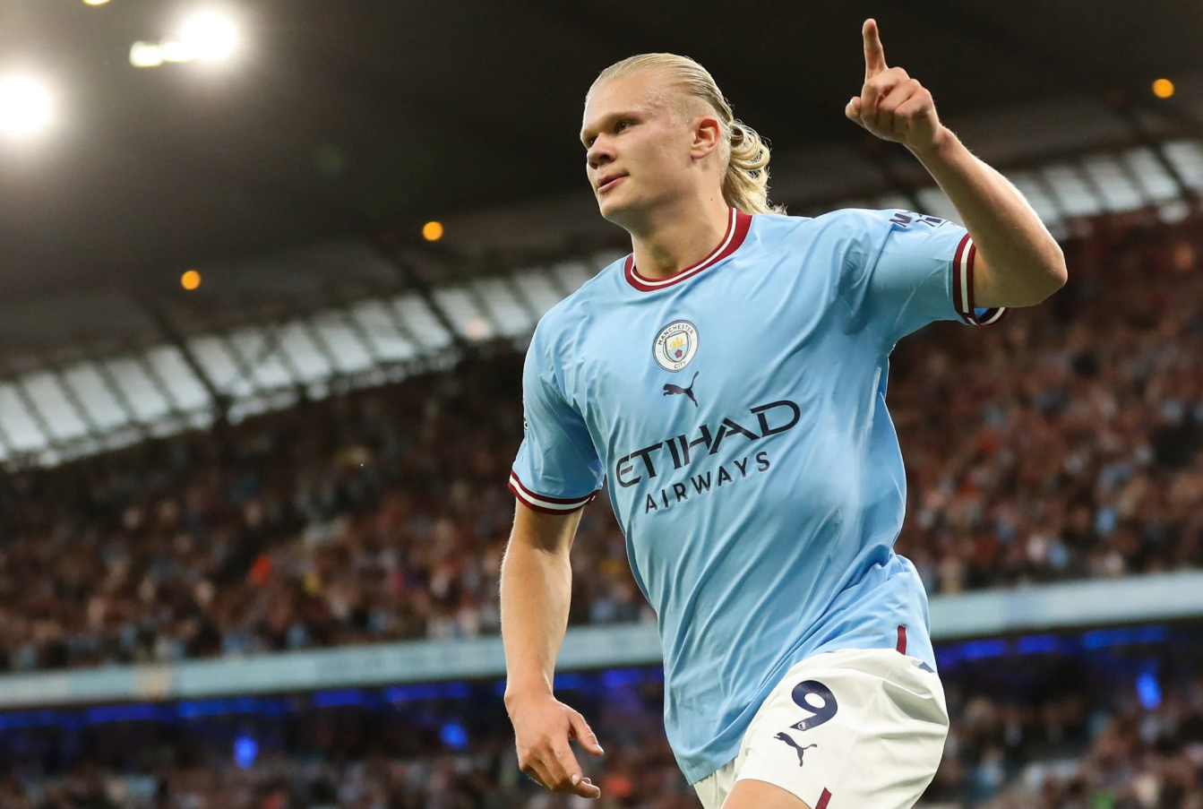Haaland ấn định tỷ số 4-0 cho Man City