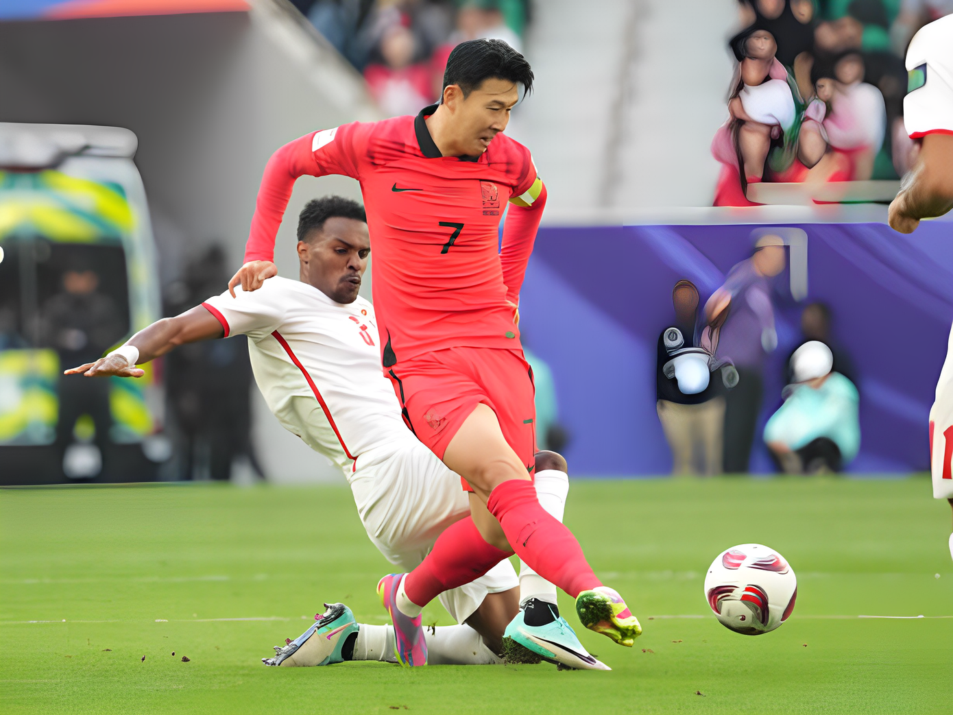 Son tỏ ra lạc lõng tại Asian Cup 2023 Son tỏ ra lạc lõng tại Asian Cup 2023