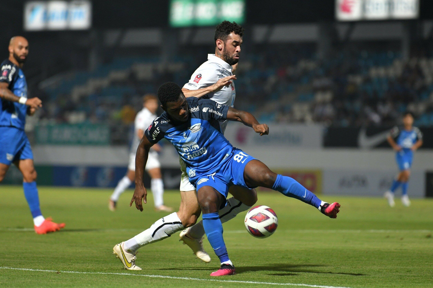 Amadu Ottara đã gây nên một pha bóng kỳ lạ