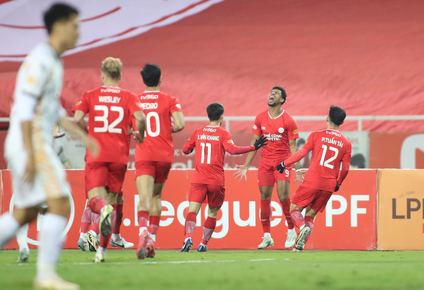 Đánh bại HAGL, Thể Công Viettel phả hơi nóng vào cuộc đua vô địch ảnh 17