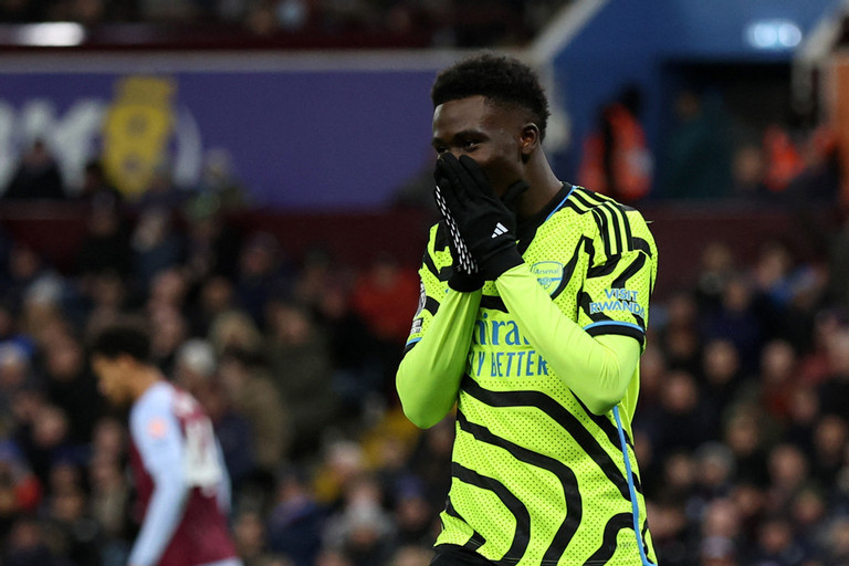 Arsenal bế tắc trong cả 90 phút