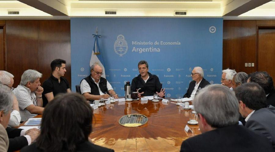 Cuộc họp của Massa trước trận đấu giữa Argentina và Australia