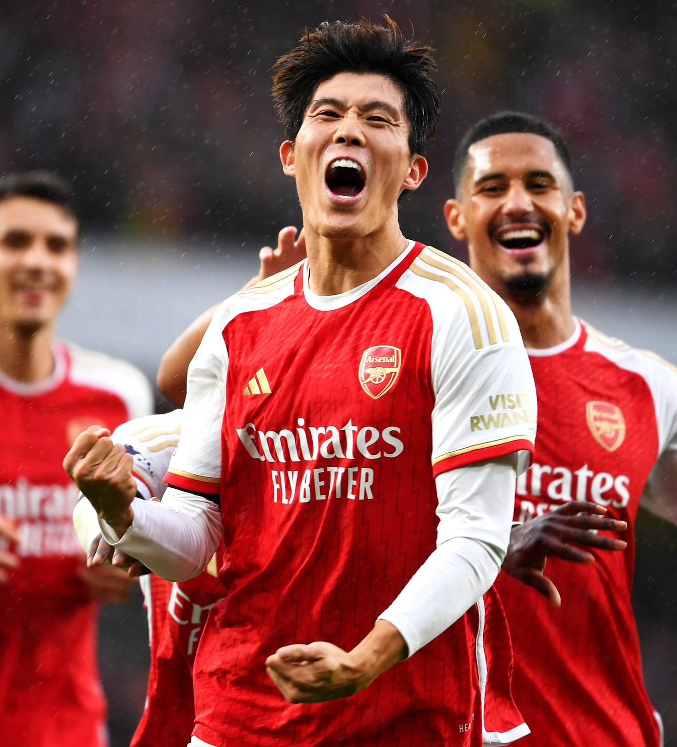 Giành chiến thắng trước Everton 2-1, Arsenal vẫn ngậm ngùi nhìn Man City nâng cúp vô địch ảnh 15 Giành chiến thắng trước Everton 2-1, Arsenal vẫn ngậm ngùi nhìn Man City nâng cúp vô địch ảnh 15