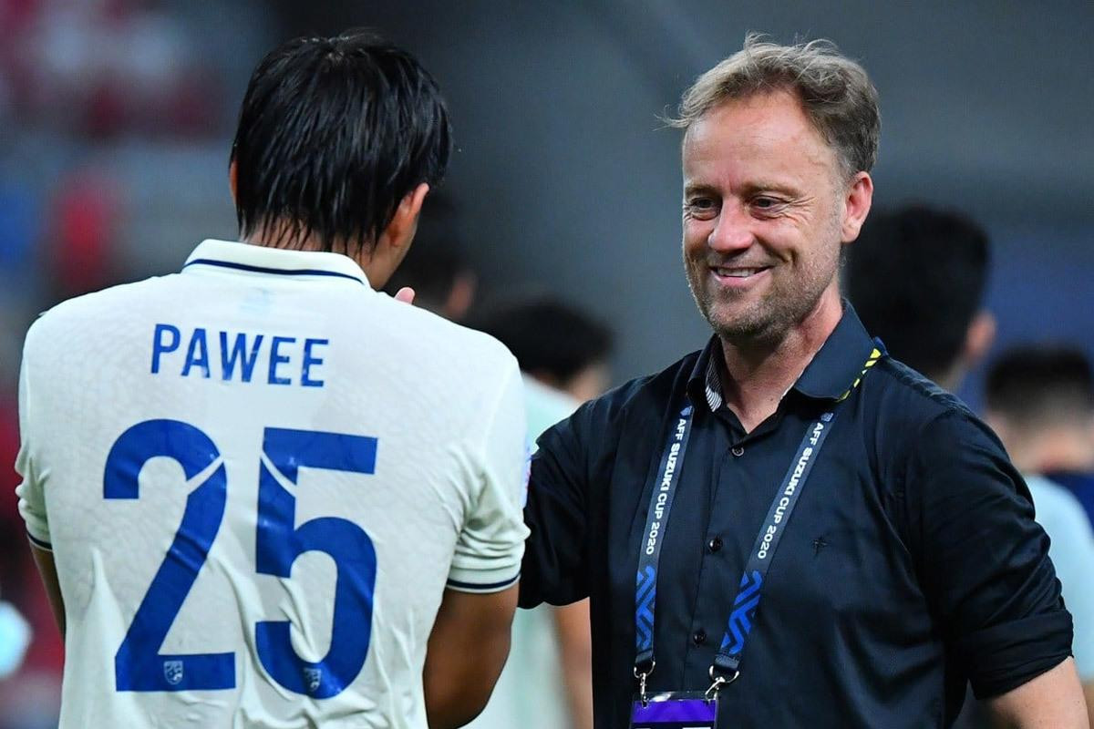 Chất lượng đội hình tốt giúp HLV Polking dễ xoay xở