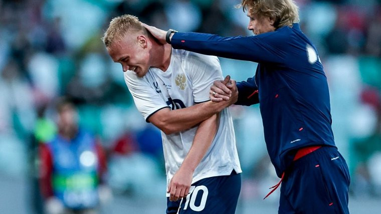 Thầy trò HLV Karpin không có nhiều lựa chọn Thầy trò HLV Karpin không có nhiều lựa chọn