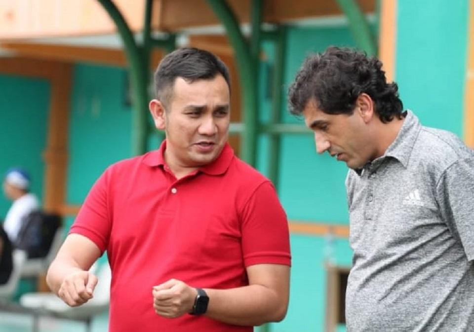 Ông Effendi Syahputra (trái) Ông Effendi Syahputra (trái)