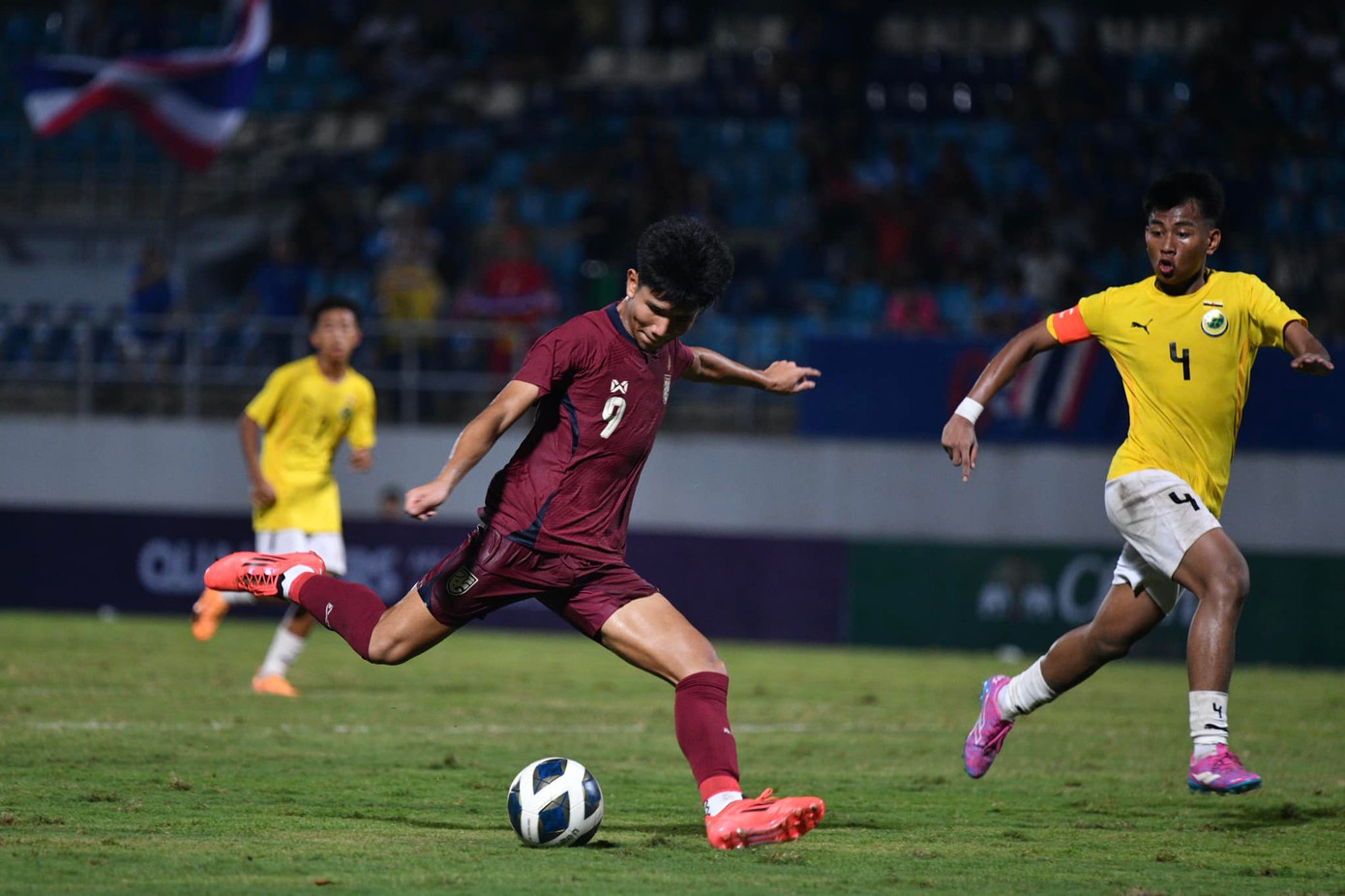 U17 Thái Lan gần như cứ sút là vào U17 Thái Lan gần như cứ sút là vào
