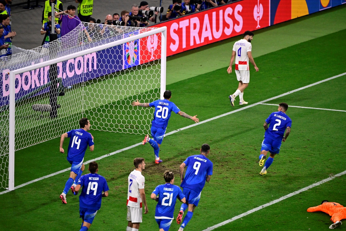 Thụy Sỹ gây sốc, loại nhà đương kim vô địch Italia với chiến thắng 2-0 ảnh 2 Thụy Sỹ gây sốc, loại nhà đương kim vô địch Italia với chiến thắng 2-0 ảnh 2