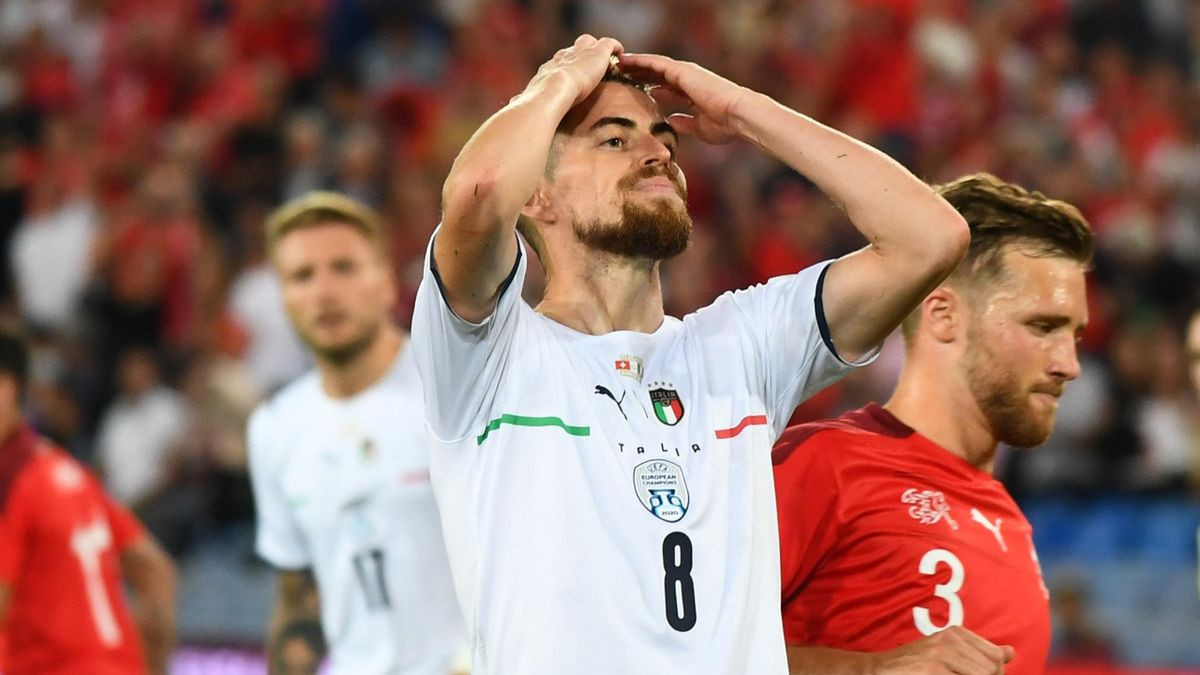 Thụy Sỹ gây sốc, loại nhà đương kim vô địch Italia với chiến thắng 2-0 ảnh 1 Thụy Sỹ gây sốc, loại nhà đương kim vô địch Italia với chiến thắng 2-0 ảnh 1