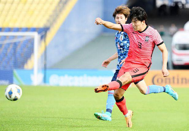 Hàn Quốc tạo ra một vài cơ hội nhưng không thể dứt điểm Hàn Quốc tạo ra một vài cơ hội nhưng không thể dứt điểm