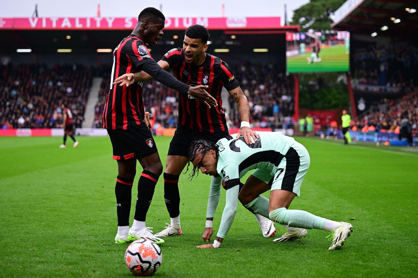 Chelsea chia điểm với Bournemouth trong thất vọng ảnh 6