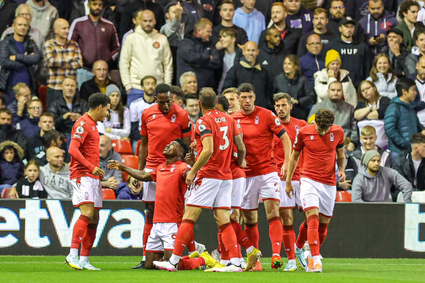 Bị Nottingham chia điểm, Man City mất ngôi đầu về lại tay Arsenal ảnh 19 Bị Nottingham chia điểm, Man City mất ngôi đầu về lại tay Arsenal ảnh 19