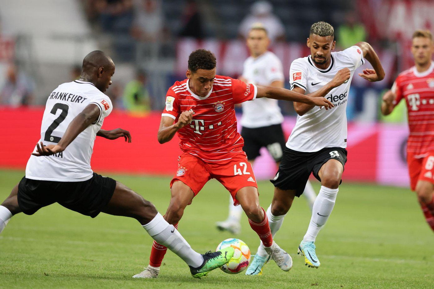 Bayern đủ sức vùi dập đối thủ Bayern đủ sức vùi dập đối thủ