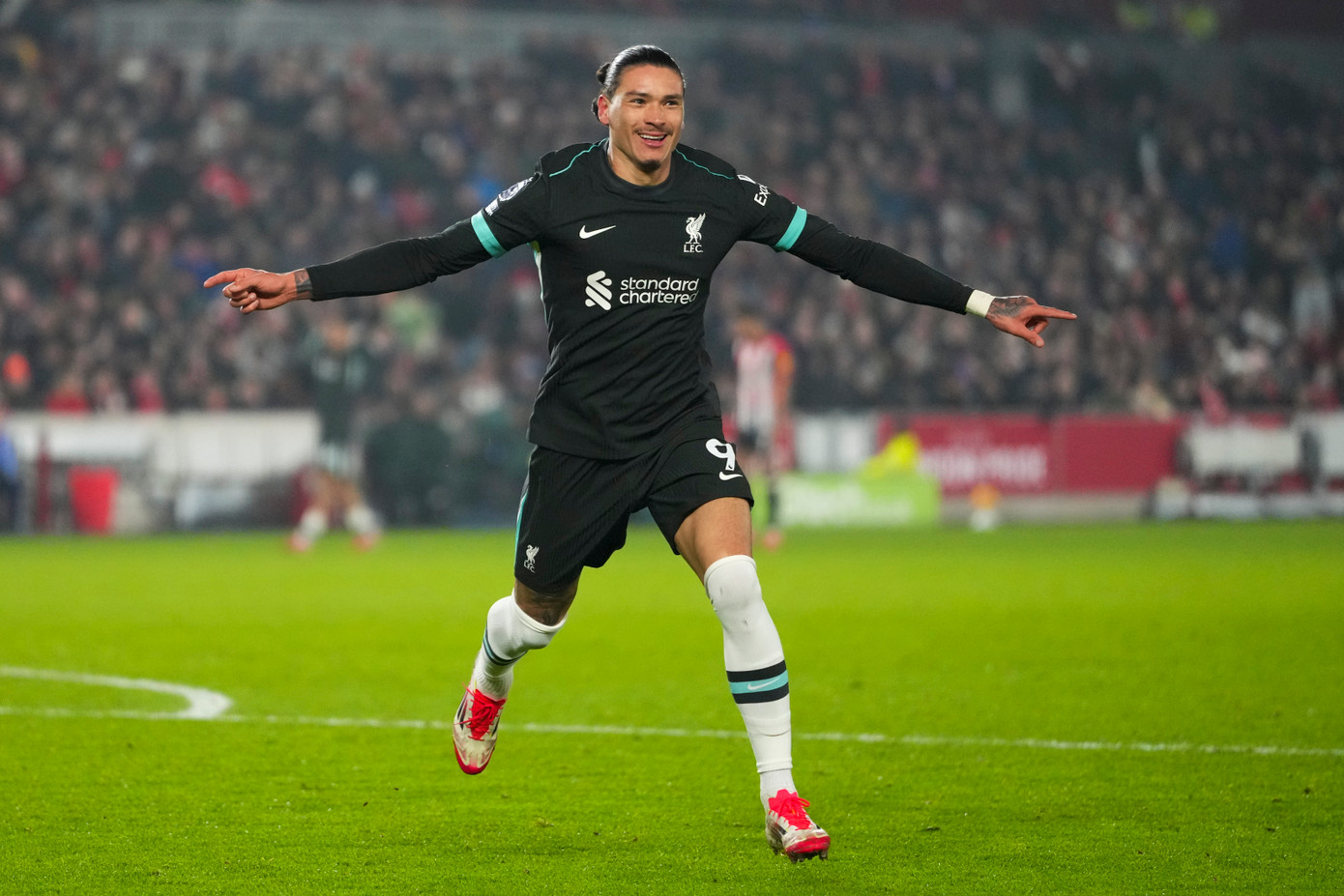 Lập cú đúp phút bù giờ, Nunez giúp Liverpool vượt ải Brentford ảnh 20 Lập cú đúp phút bù giờ, Nunez giúp Liverpool vượt ải Brentford ảnh 20