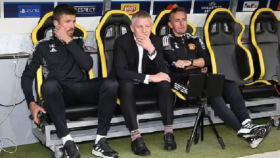 Hai cánh tay phải và cánh tay trái của Solskjaer đều rời MU