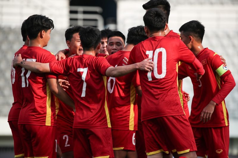 U18 Việt Nam ăn mừng bàn dẫn trước (ảnh VFF) U18 Việt Nam ăn mừng bàn dẫn trước (ảnh VFF)