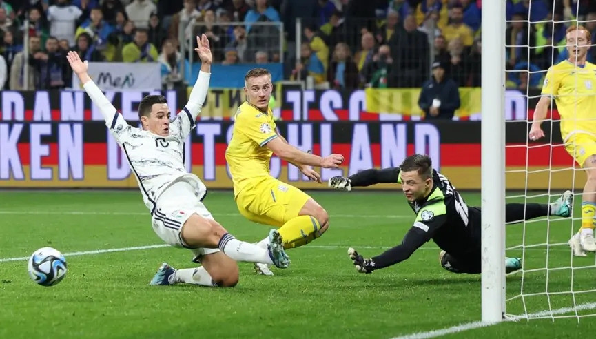 Italia bỏ lỡ nhiều cơ hội, chấp nhận hòa 0-0