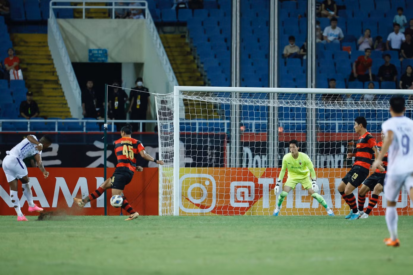 Hà Nội FC có màn thể hiện tốt dù thua Pohang Steelers 2-4 ảnh 29