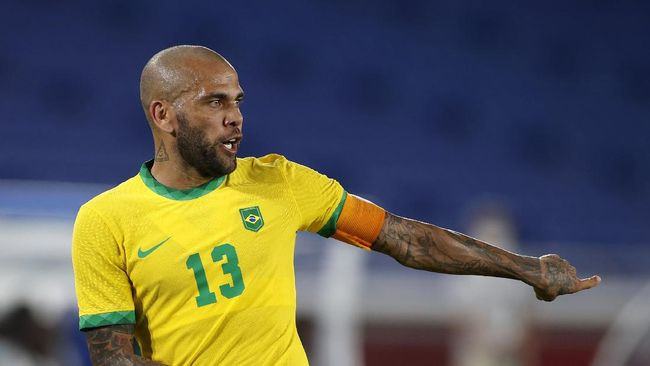 Tòa án Tây Ban Nha lo ngại Alves có thể trốn lại quê nhà Tòa án Tây Ban Nha lo ngại Alves có thể trốn lại quê nhà