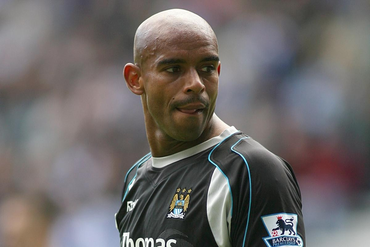 Trevor Sinclair trong màu áo Man City Trevor Sinclair trong màu áo Man City