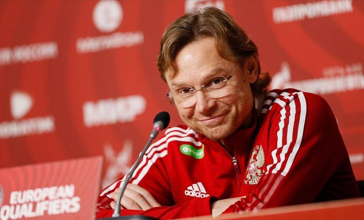 HLV Valeri Karpin tin Nga sẽ sớm &quot;ly khai&quot; khỏi UEFA