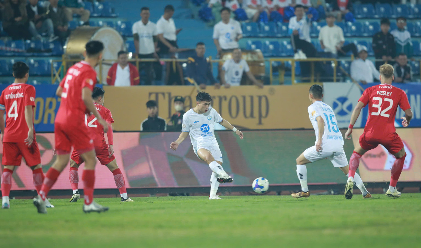 Giành chiến thắng tại Thiên Trường, Thể Công Viettel phả hơi nóng vào Thép Xanh Nam Định ảnh 8 Giành chiến thắng tại Thiên Trường, Thể Công Viettel phả hơi nóng vào Thép Xanh Nam Định ảnh 8